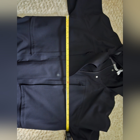 Lululemon Rain Jacket - Picture 7 of 13